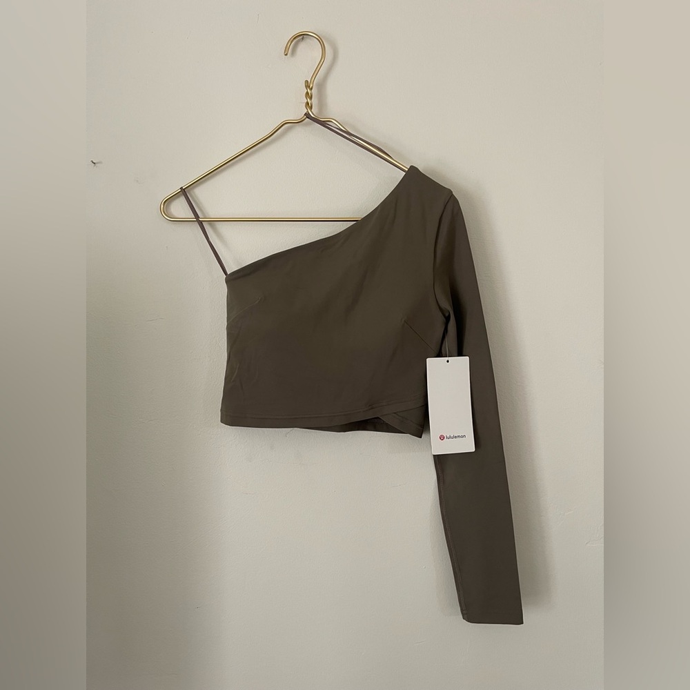 LULULEMON/ Long sleeve top